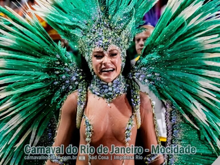 Fotos Fab Ola De Andrade Rainha De Bateria Da Mocidade No Carnaval