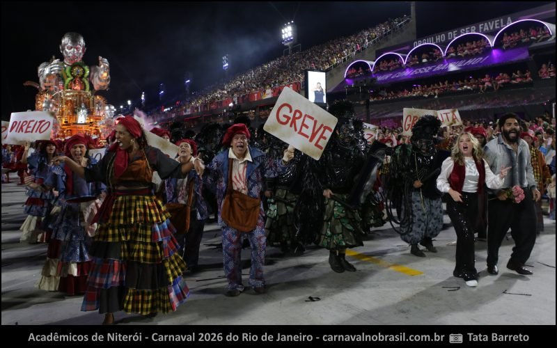 Ator Paulo Vieira e Juliana Baroni interpretam Lula e Marisa Letícia no desfile da Acadêmicos de Niterói no Carnaval 2026 do Rio de Janeiro