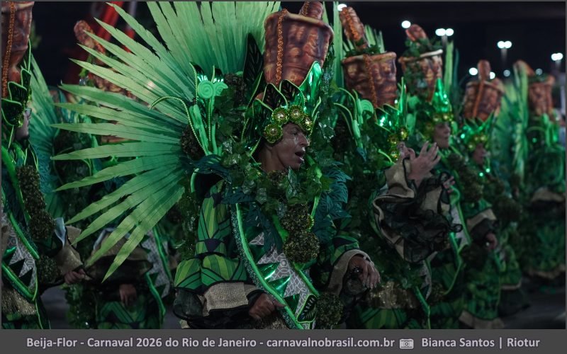 Desfile Beija-Flor de Nilópolis no Carnaval 2026 do Rio de Janeiro - carnavalnobrasil.com.br