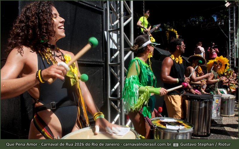 Foto bloco Que Pena Amor no Carnaval de Rua 2026 do Rio de Janeiro - carnavalnobrasil.com.br