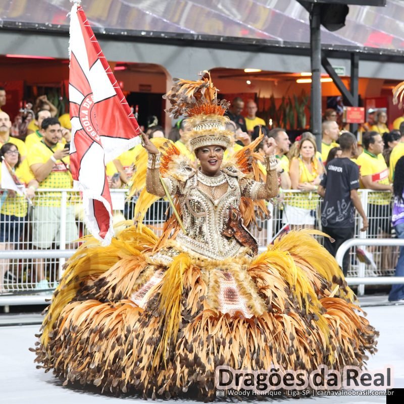 Desfile da Dragões da Real no Carnaval 2026 de São Paulo - carnavalnobrasil.com.br