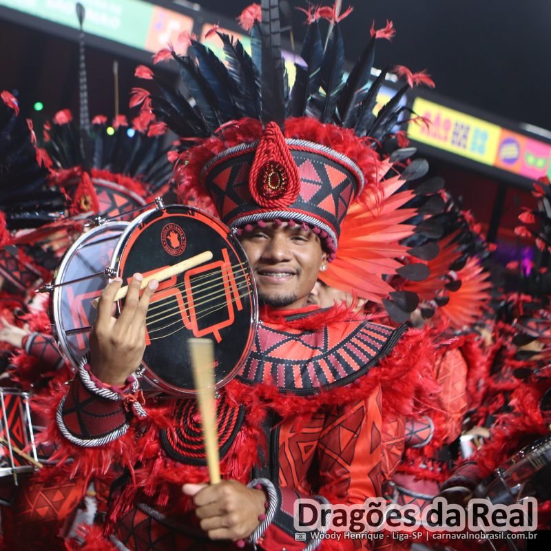 Desfile da Dragões da Real no Carnaval 2026 de São Paulo - carnavalnobrasil.com.br