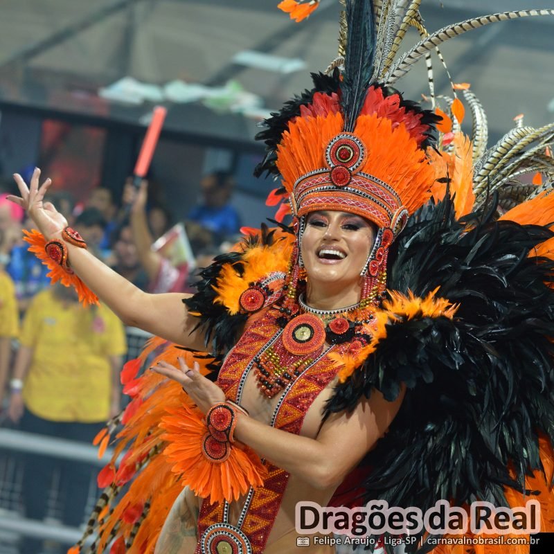 Desfile da Dragões da Real no Carnaval 2026 de São Paulo - carnavalnobrasil.com.br