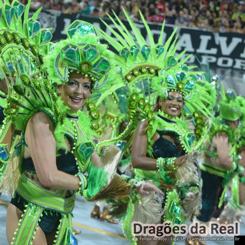 Desfile da Dragões da Real no Carnaval 2026 de São Paulo - carnavalnobrasil.com.br