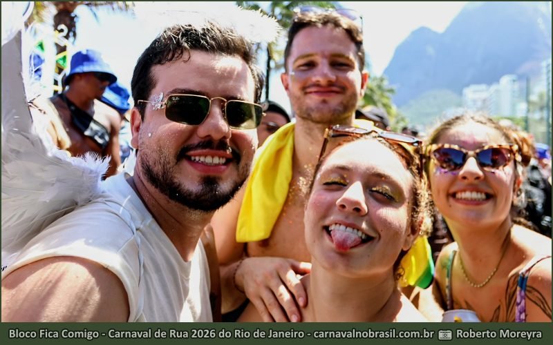 Foto bloco Fica Comigo no Carnaval de Rua 2026 no Rio de Janeiro - carnavalnobrasil.com.br