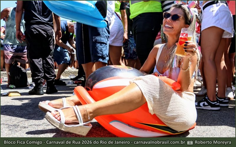 Foto bloco Fica Comigo no Carnaval de Rua 2026 no Rio de Janeiro - carnavalnobrasil.com.br