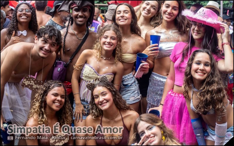 Fotos Bloco Simpatia É Quase Amor no Carnaval de Rua 2026 do Rio de Janeiro - carnavalnobrasil.com.br