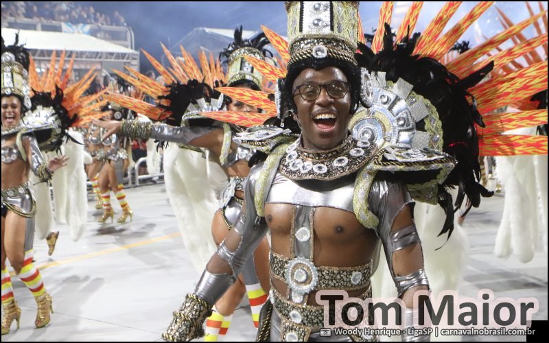 Desfile Tom Maior no Carnaval 2026 de São Paulo - carnavalnobrasil.com.br