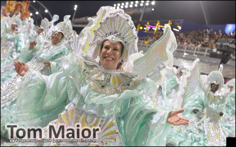 Desfile Tom Maior no Carnaval 2026 de São Paulo - carnavalnobrasil.com.br