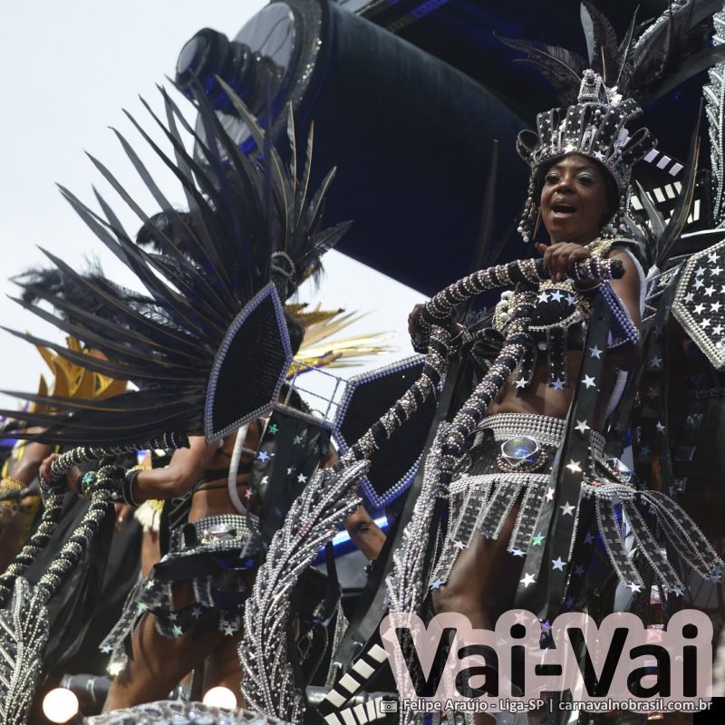 Desfile da Vai-Vai no Carnaval 2026 de São Paulo - carnavalnobrasil.com.br