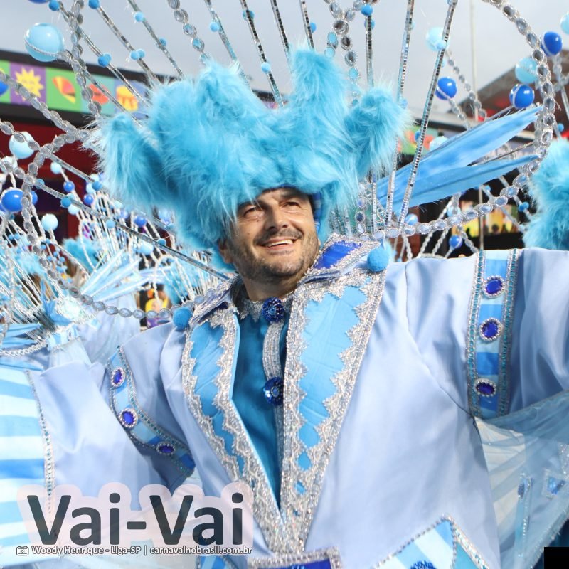 Desfile da Vai-Vai no Carnaval 2026 de São Paulo - carnavalnobrasil.com.br