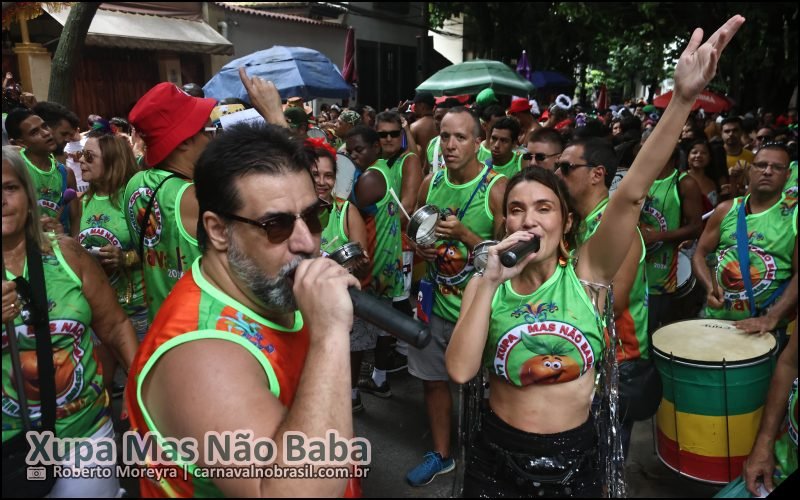 Foto desfile do Bloco Xupa Mas Não Baba no Carnaval de Rua 2026 do Rio de Janeiro - carnavalnobrasil.com.br