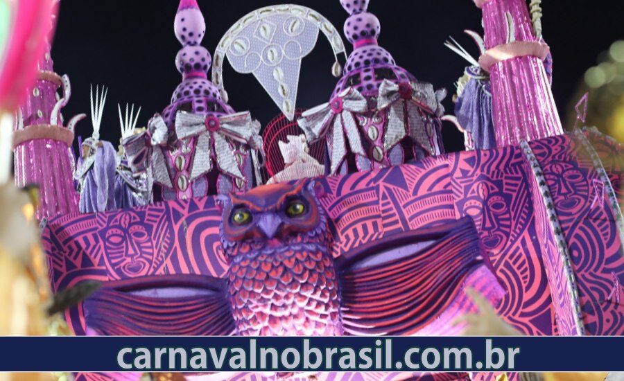 Desfile Acadêmicos de Santa Cruz no Carnaval do Rio de Janeiro - Foto : RioTur - carnavalnobrasil.com.br