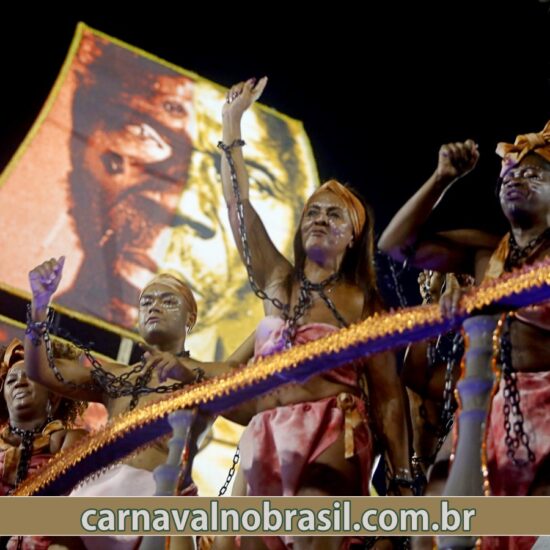 Desfile Acadêmicos de Vigário Geral no Carnaval do Rio de Janeiro - Foto : RioTur - carnavalnobrasil.com.br