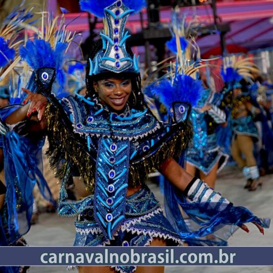 Desfile Acadêmicos de Vigário Geral no Carnaval do Rio de Janeiro - Foto : RioTur - carnavalnobrasil.com.br