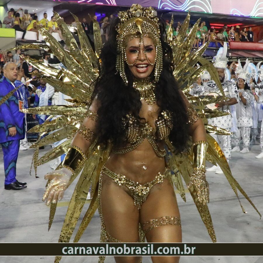 Desfile Beija-Flor no Carnaval 2022 no Rio de Janeiro - Foto RioTur - carnavalnobrasil.com.br