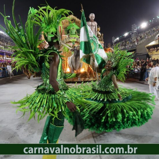 Desfile Império Serrano no Carnaval do Rio de Janeiro - Foto : RioTur - carnavalnobrasil.com.br