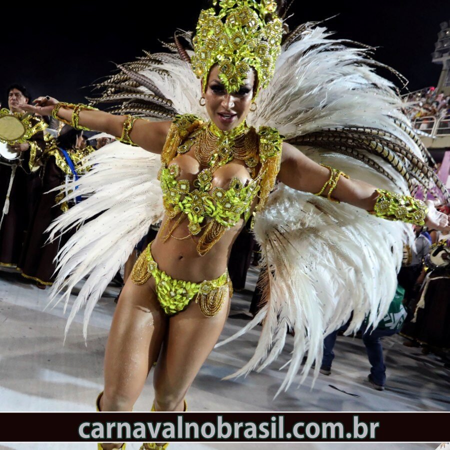 Desfile Inocentes de Belford Roxo no Carnaval do Rio de Janeiro - Foto RioTur - carnavalnobrasil.com.br
