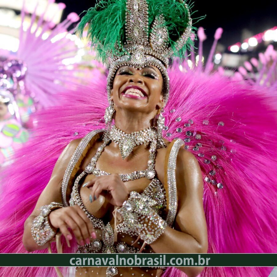 Desfile Mangueira no Carnaval 2022 do Rio de Janeiro - Fotos RioTur - carnavalnobrasil.com.br