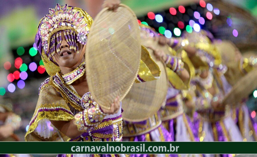Desfile Paraíso do Tuiuti no Carnaval 2022 no Rio de Janeiro - Foto RioTur - carnavalnobrasil.com.br