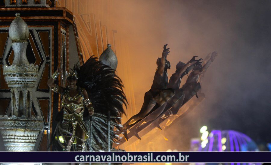 Desfile Paraíso do Tuiuti no Carnaval 2022 no Rio de Janeiro - Foto RioTur - carnavalnobrasil.com.br