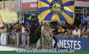 Desfile Rosas de Ouro Carnaval em Vitória - carnavalnobrasil.com.br