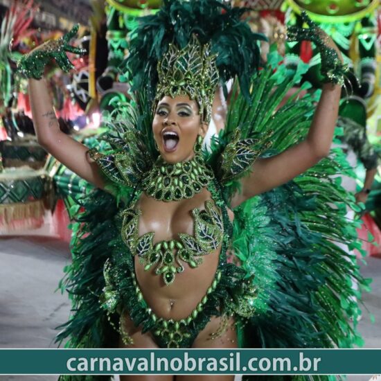Desfile Unidos de Padre Miguel no Carnaval do Rio de Janeiro - Foto RioTur - carnavalnobrasil.com.br