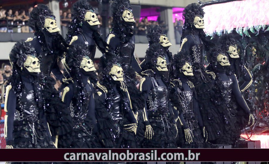 Desfile Viradouro no Grupo Especial do Carnaval 2022 no Rio de Janeiro