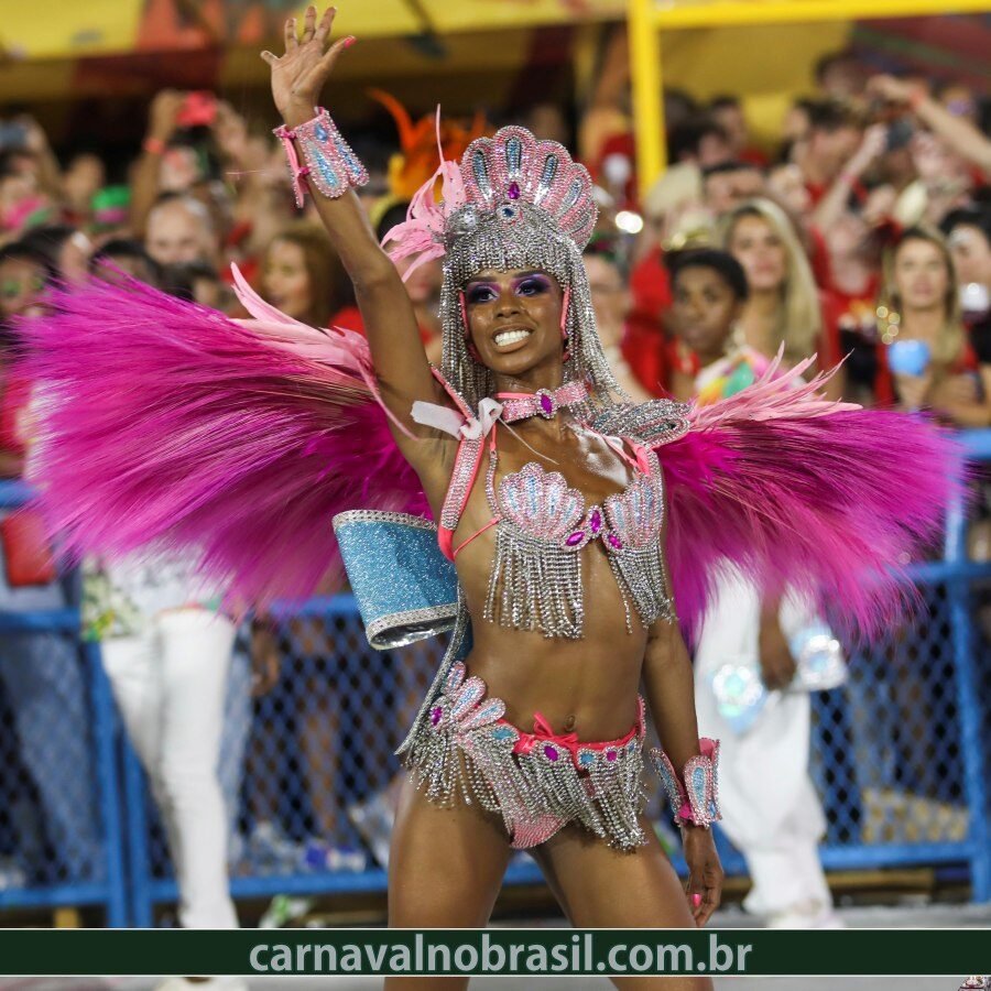 Desfile Viradouro no Carnaval 2022 no Rio de Janeiro - Foto RioTur - carnavalnobrasil.com.br