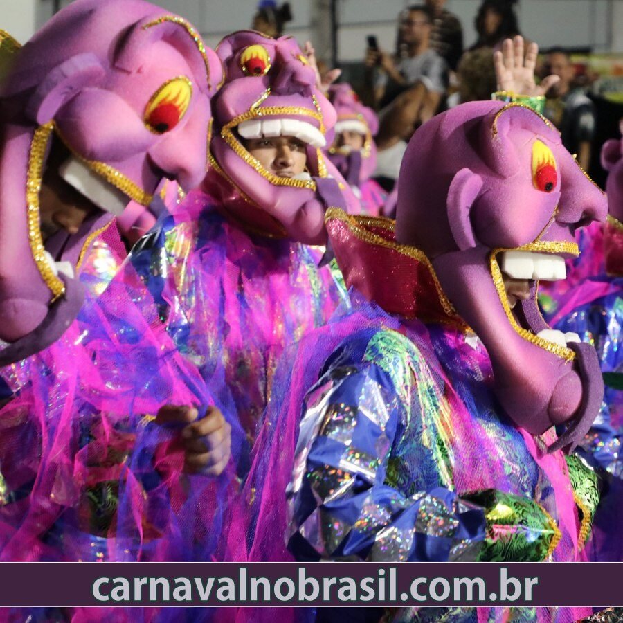 Intendente Magalhães Carnaval no Rio de Janeiro - Foto RioTur - carnavalnobrasil.com.br