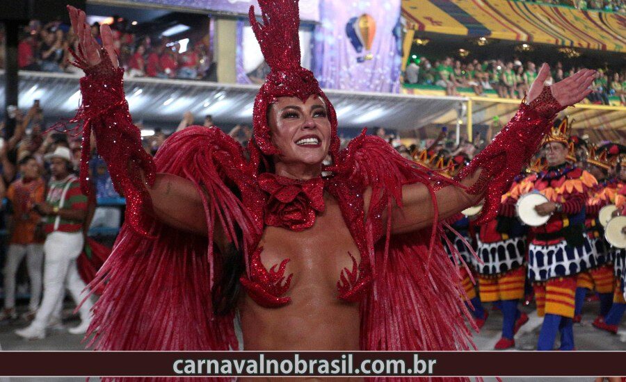 Paolla Oliveira no Carnaval 2022 - Desfile Acadêmicos da Grande Rio - Foto RioTur - carnavalnobrasil.com.br
