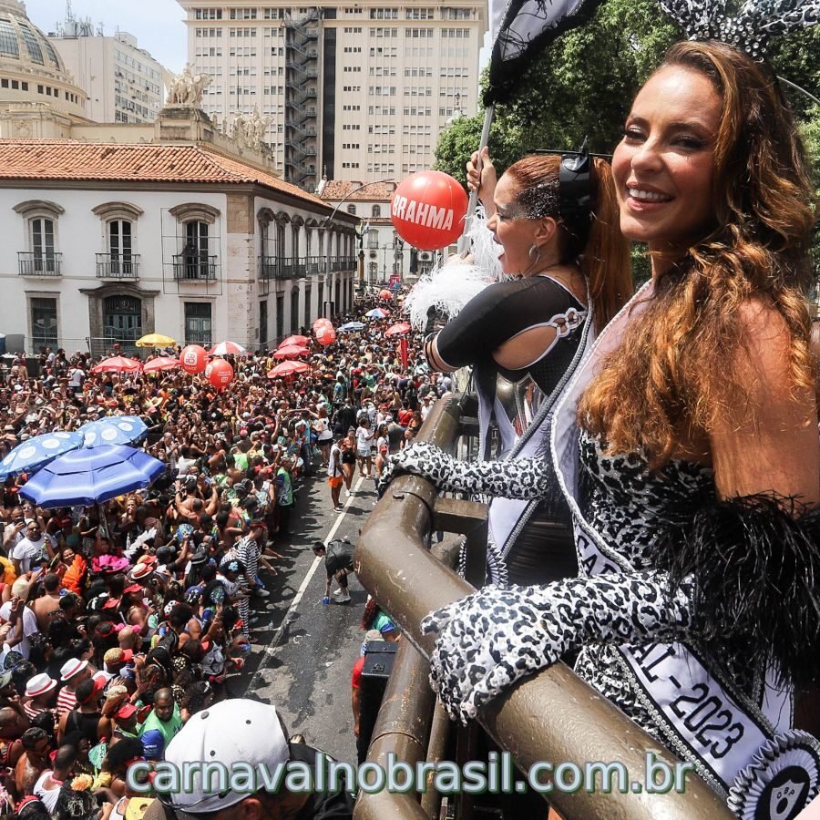 Rainha do Carnaval 2023 : foto Paolla Oliveira no desfile da Banda do Bola Preta no Carnaval de Rua 2023 do Rio de Janeiro