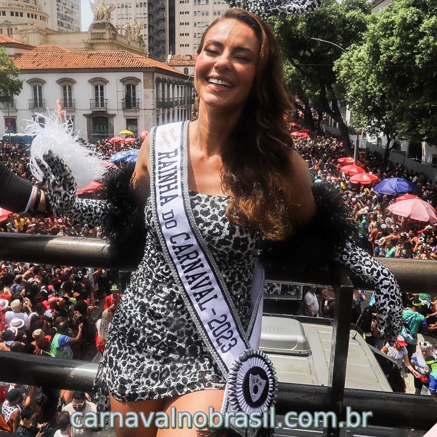 Rainha do Carnaval 2023 : foto Paolla Oliveira no desfile da Banda do Bola Preta no Carnaval de Rua 2023 do Rio de Janeiro