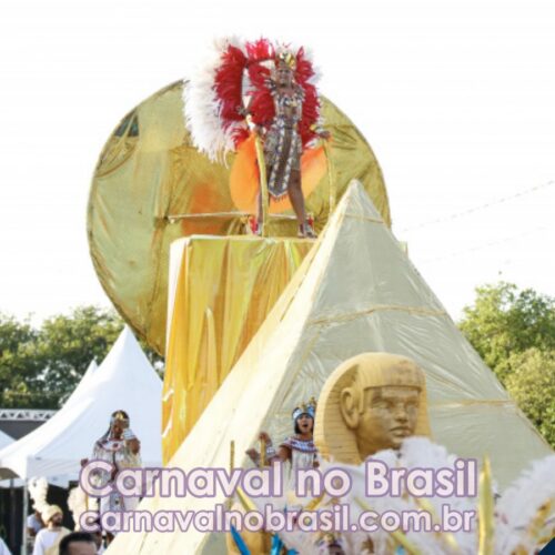 Desfile Unidos de Barreiros no Sambão do Povo no Carnaval 2023 de Vitória