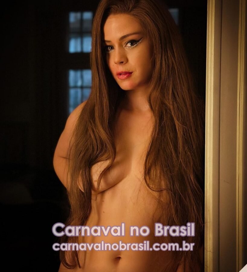 Leandra Leal Foto Sensual Carnaval Baile da Vogue 2023