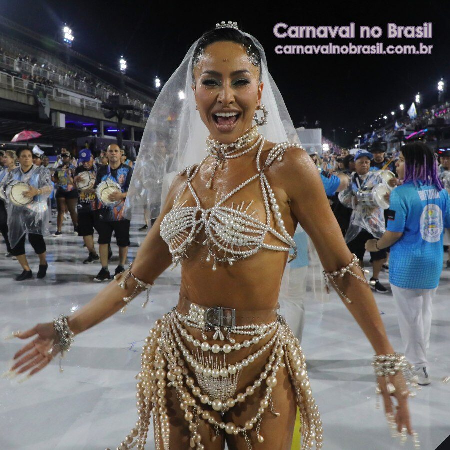 Musas do Carnaval 2023 : Foto Sabrina Sato no desfile da Vila Isabel no Sambódromo da Marquês de Sapucaí