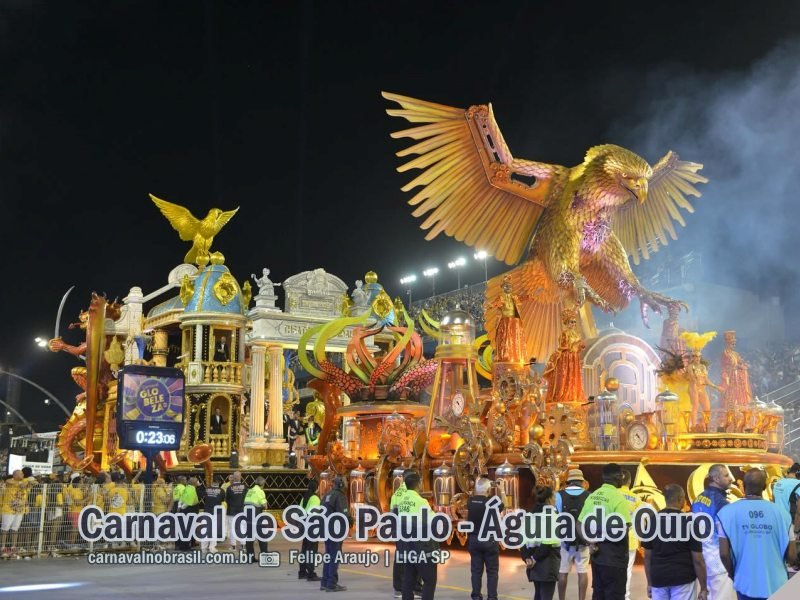 São Paulo Carnaval 2024 : desfile Águia de Ouro no Sambódromo do Anhembi