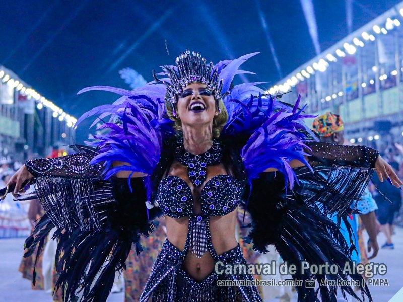 Bambas da Orgia desfile no Carnaval de Porto Alegre 2024 