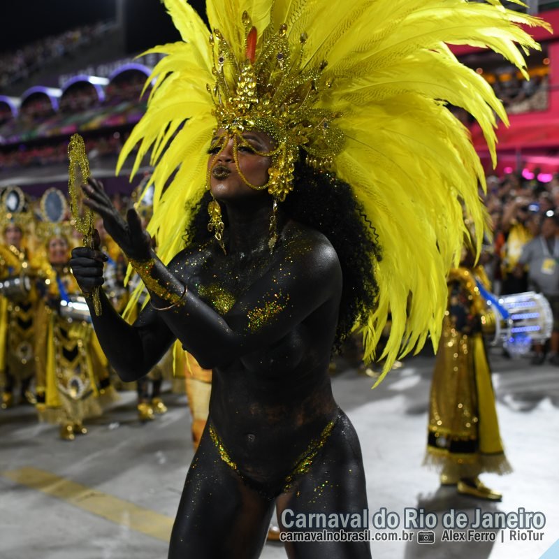 Bianca Monteiro, rainha de bateria da Portela, no Carnaval 2024 do Rio de Janeiro