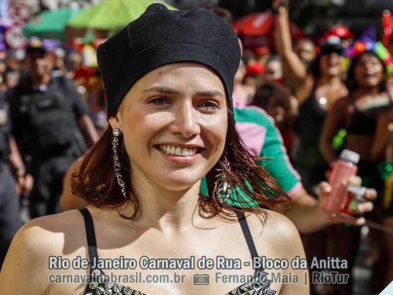 Fotos Bloco da Anitta no Carnaval de Rua do Rio de Janeiro