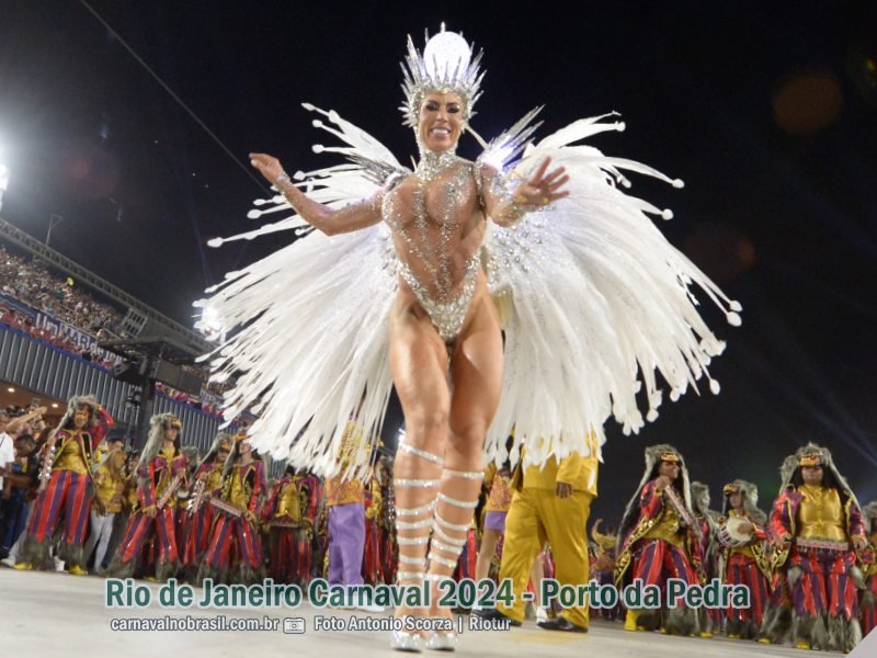 Tati Minerato no desfile Unidos do Porto da Pedra no Carnaval 2024 do Rio de Janeiro - Carnaval no Brasil