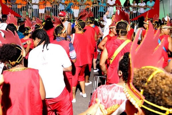 Desfile das Escolas de Samba no Carnaval de Esteio