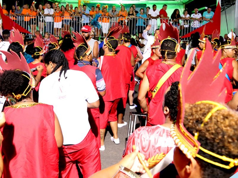 Desfile das Escolas de Samba no Carnaval de Esteio