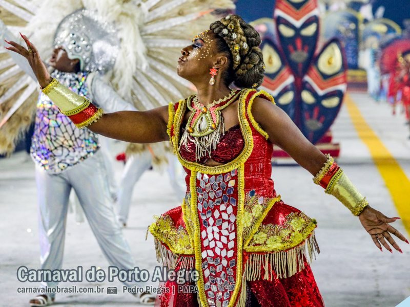 Imperadores do Samba desfile no Carnaval de Porto Alegre 2024