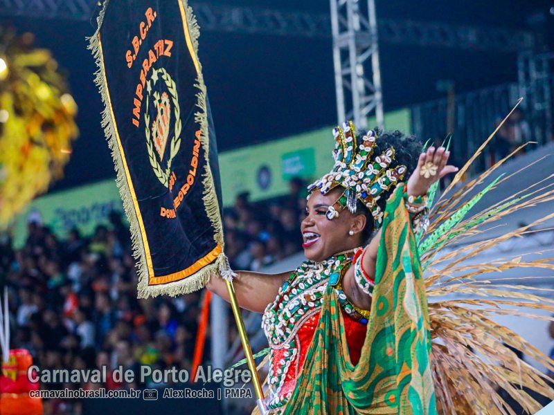 Imperatriz Dona Leopoldina desfile no Carnaval de Porto Alegre 2024
