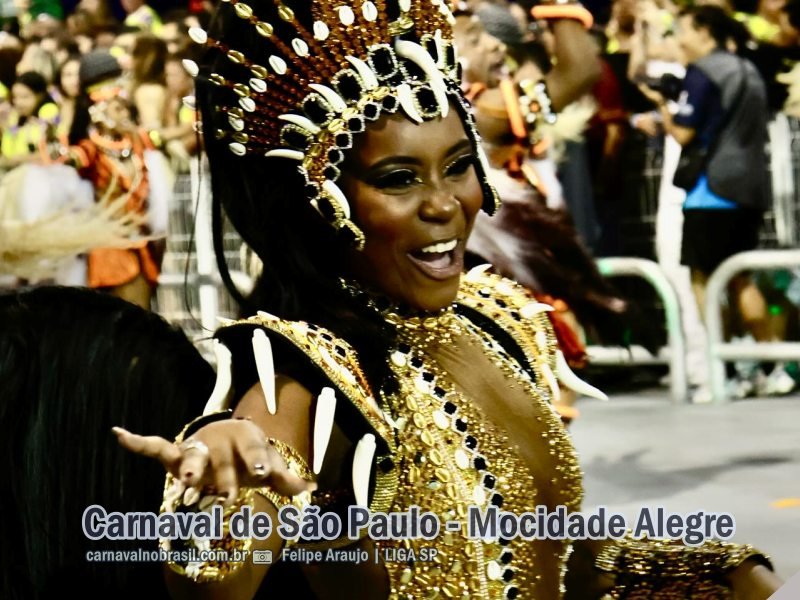 São Paulo Carnaval 2024 : desfile Mocidade Alegre no Sambódromo do Anhembi