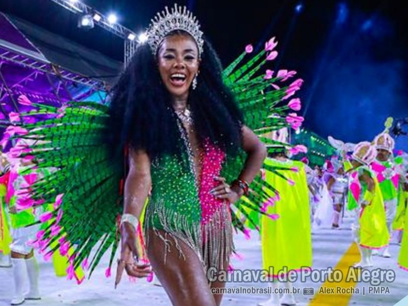 Academia de Samba Praiana desfile no Carnaval de Porto Alegre 2024