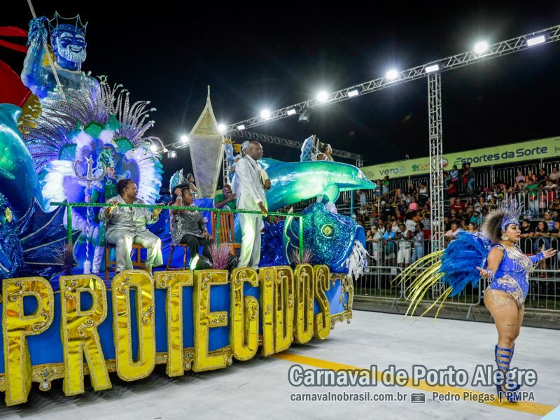 Protegidos da Princesa Isabel desfile no Carnaval de Porto Alegre 2024