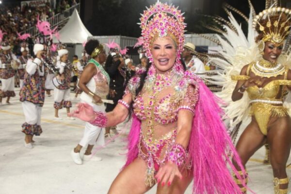 União Imperial no Carnaval de Santos - carnavalnobrasil.com.br