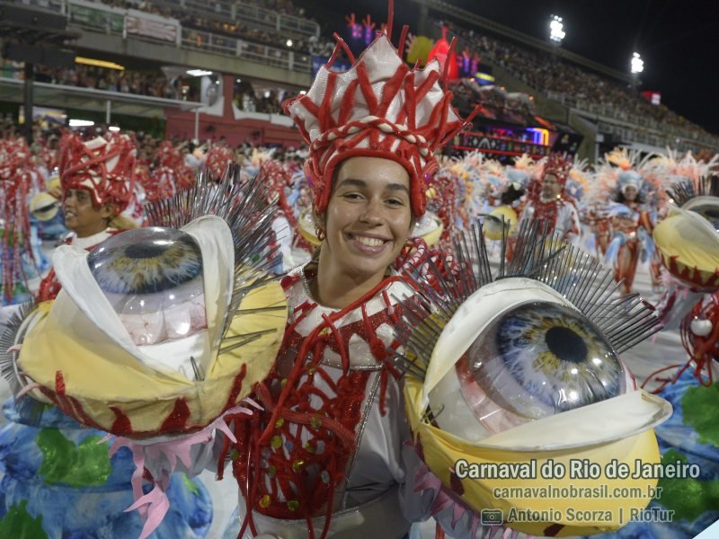 Foto desfile Vila Isabel na noite das Campeãs do Carnaval 2024 do Rio de Janeiro